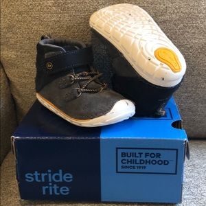 NWT boys stride rite soft motion shoes